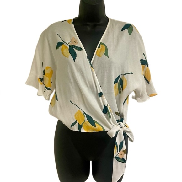 Rails Lemon Print V-Neck Short Sleeve Wrap Blouse - Picture 1 of 7